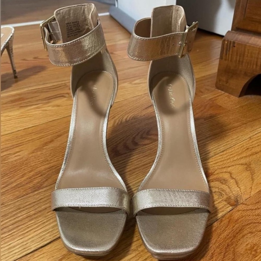 Gold Heels - Picture 6 of 6